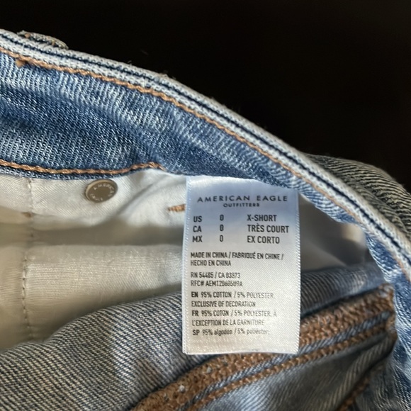 American Eagle Mom Jean - Picture 3 of 4